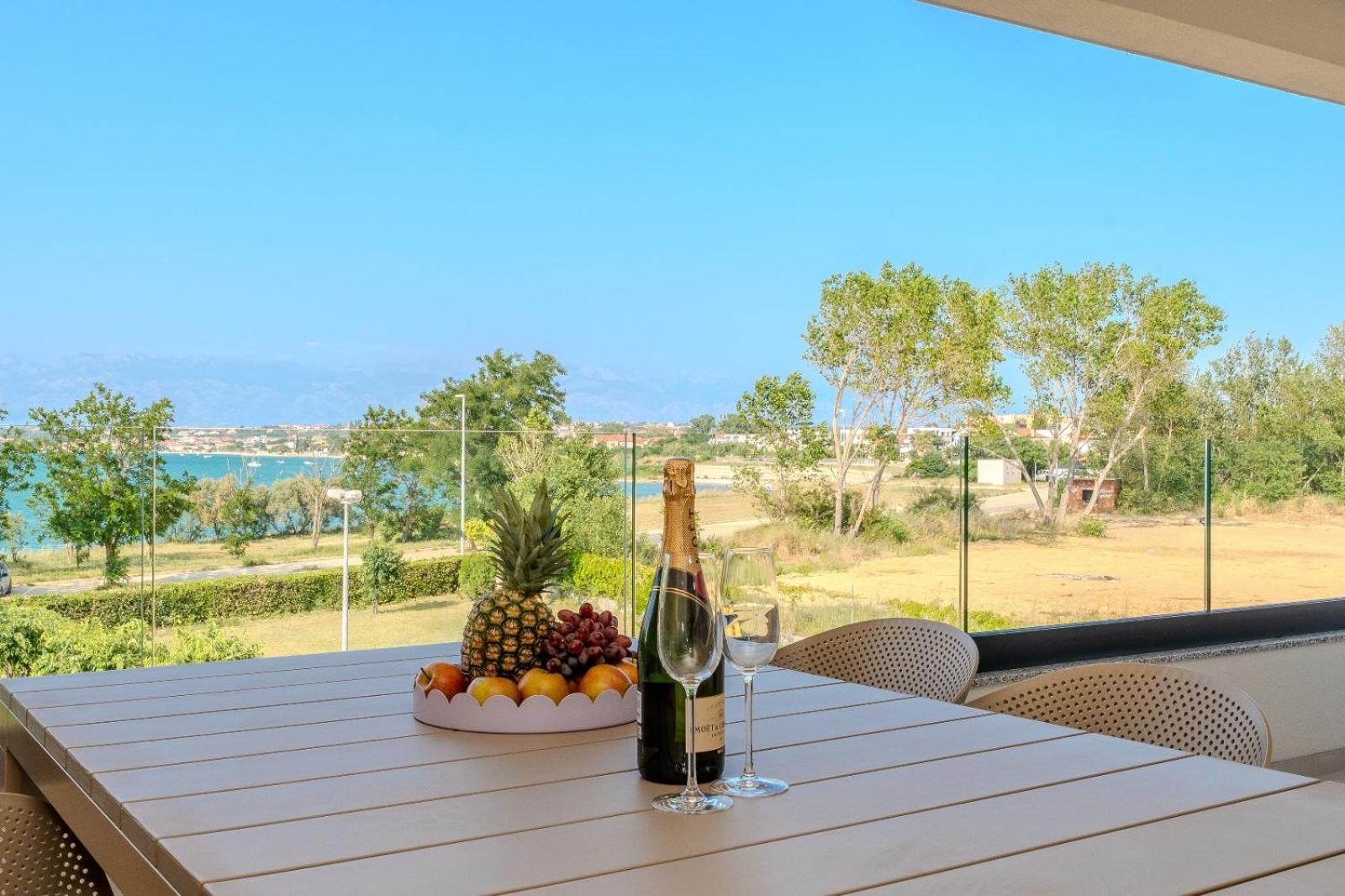 Aenona Sea View Nin