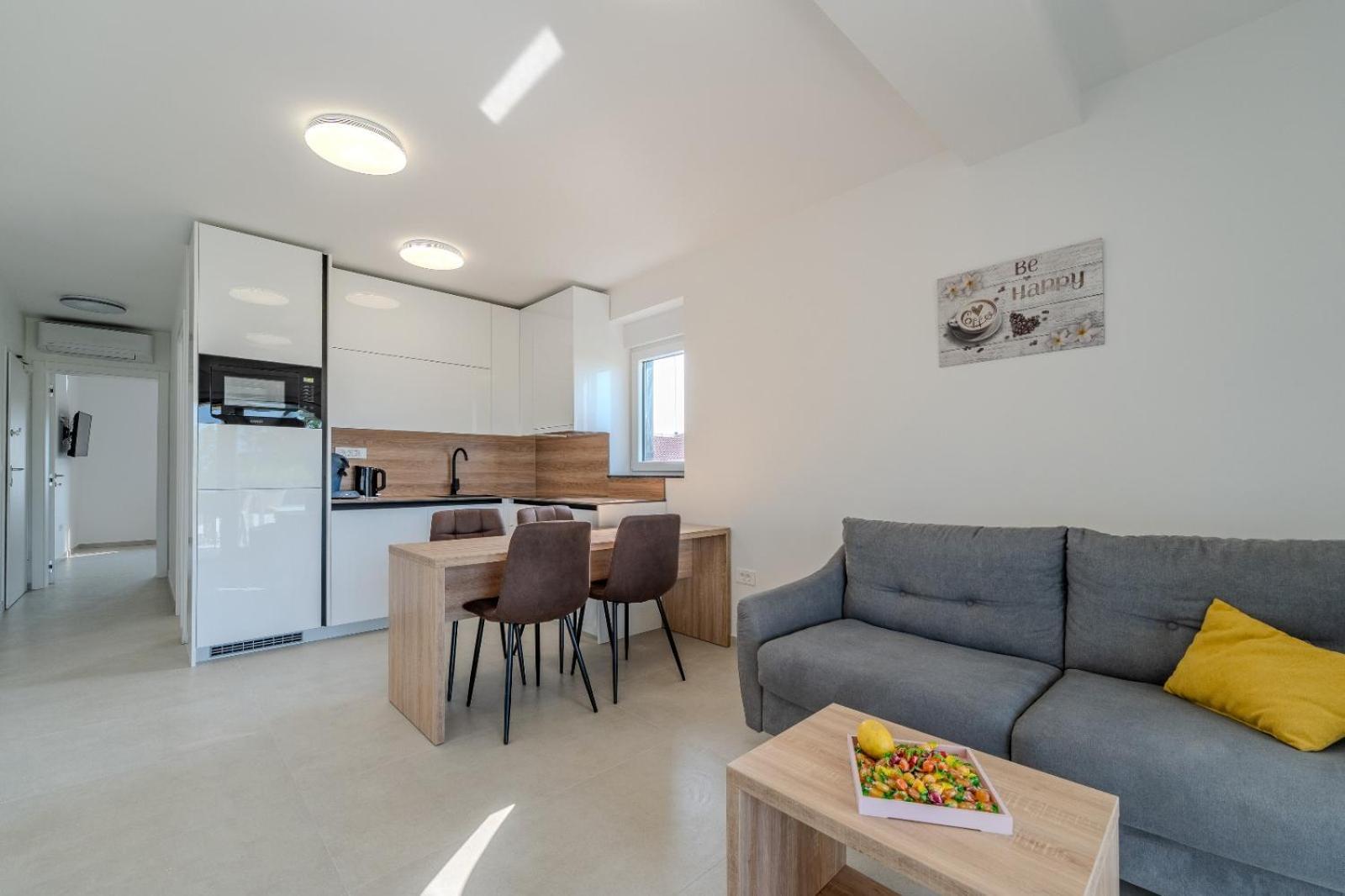 Apartment Aenona Sea View